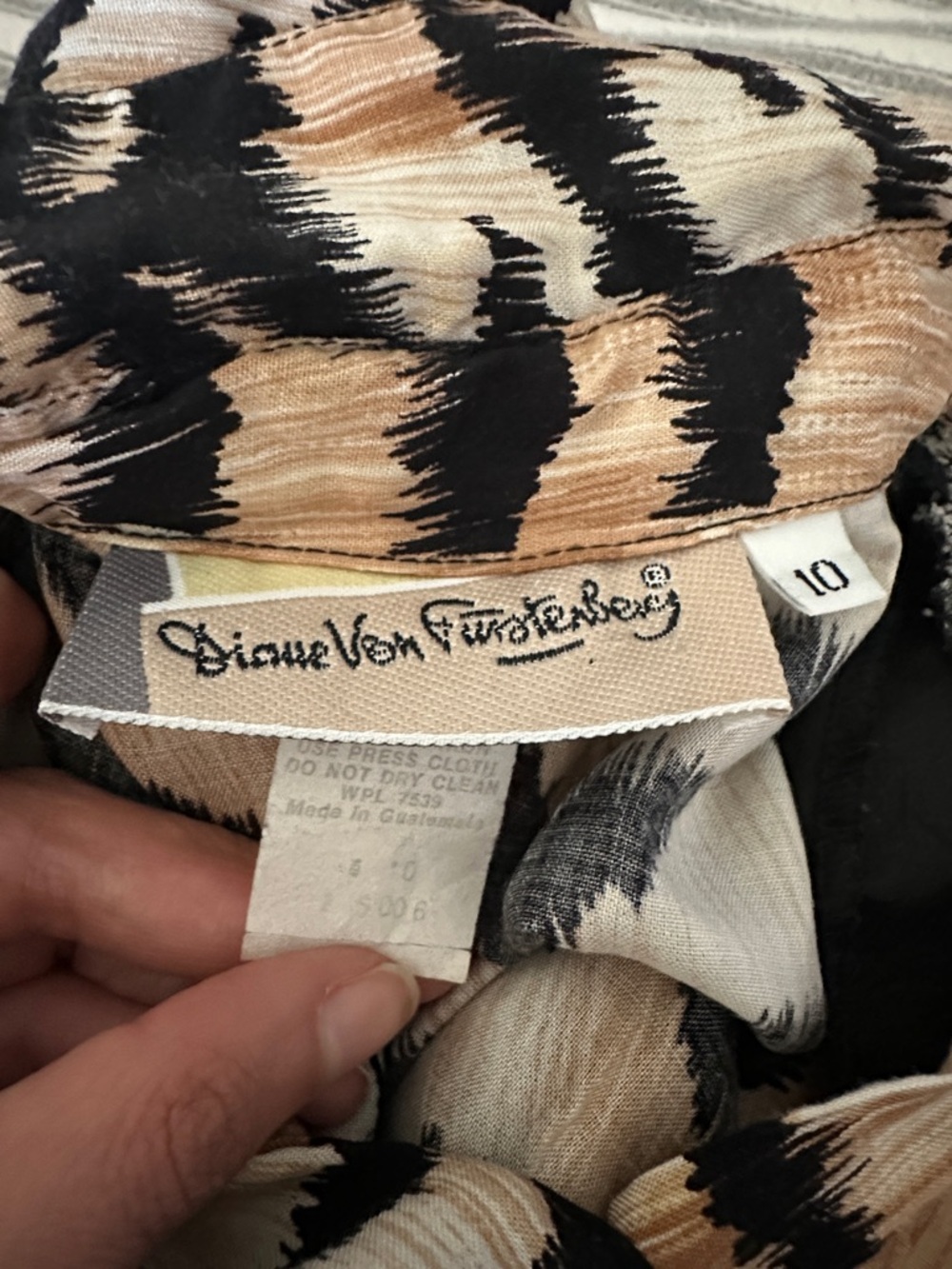 Vintage DVF Diane von furstenberg Tiger print Striped button down Blouse 🐯sz 10 - Picture 3 of 5